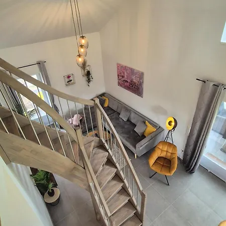 Neues Mit Riesem Garten Und Sauna Und Pool Holiday home