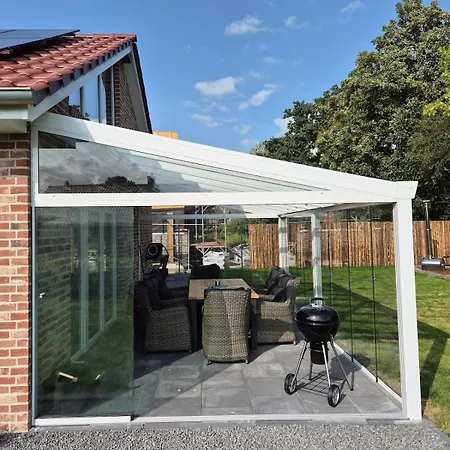 Holiday home Neues Mit Riesem Garten Und Sauna Und Pool *